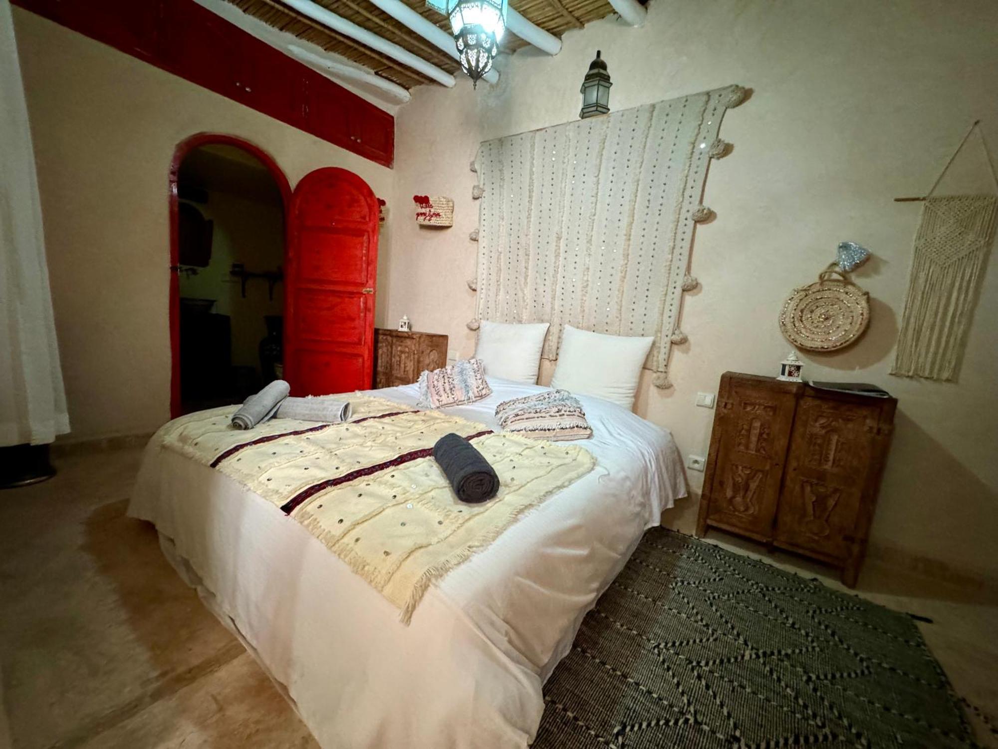 Jenny Lynn Hotel Tazrou ภายนอก รูปภาพ