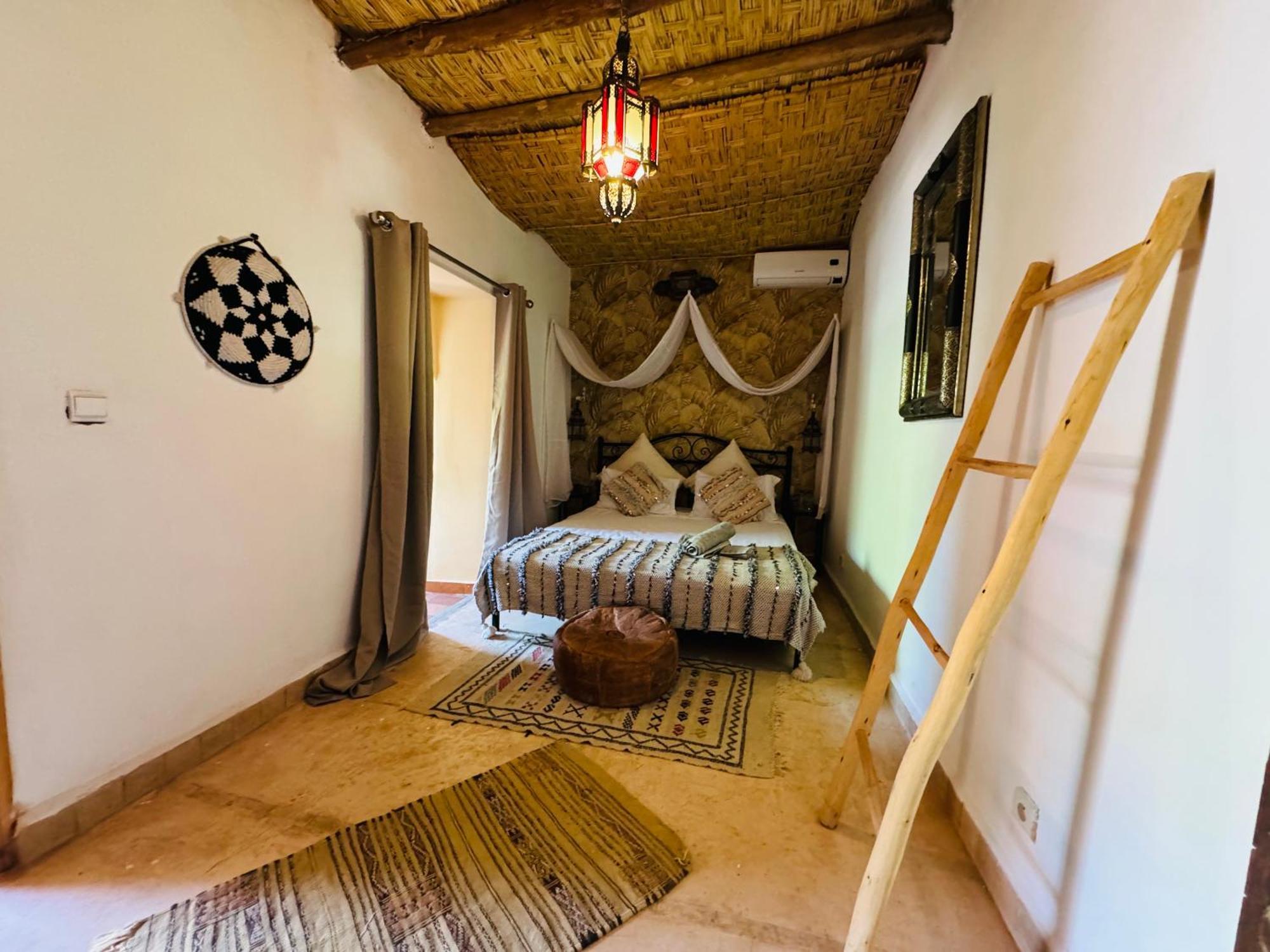 Jenny Lynn Hotel Tazrou ภายนอก รูปภาพ
