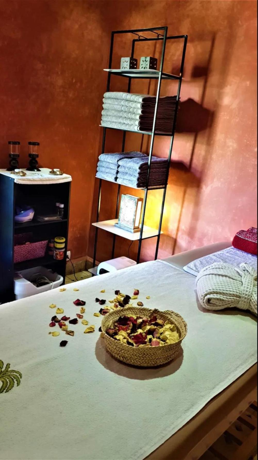 Jenny Lynn Hotel Tazrou ภายนอก รูปภาพ