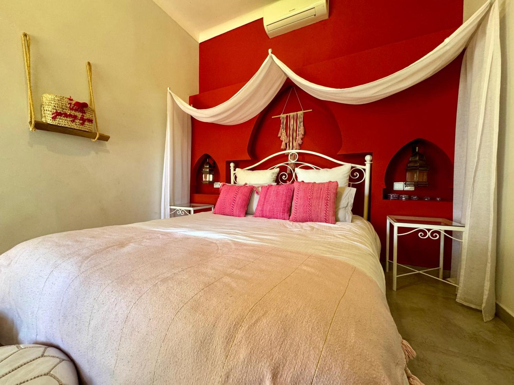 Jenny Lynn Hotel Tazrou ห้อง รูปภาพ