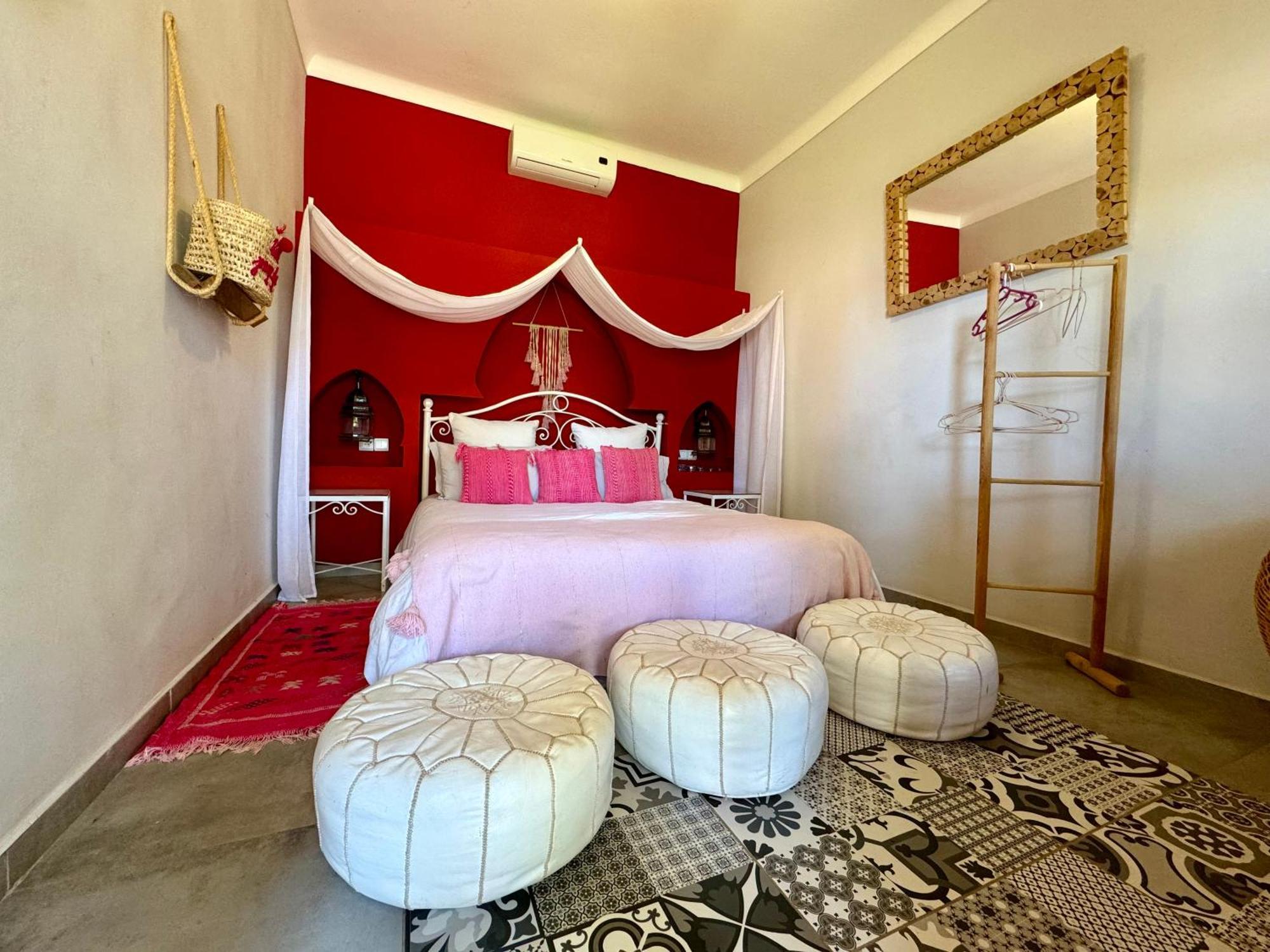 Jenny Lynn Hotel Tazrou ภายนอก รูปภาพ